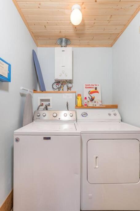 Downtown Digs-Sauna, Hot Tub, Bikes - Fun Times! أركاتا المظهر الخارجي الصورة